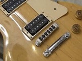 Changez les cordes de votre Les Paul