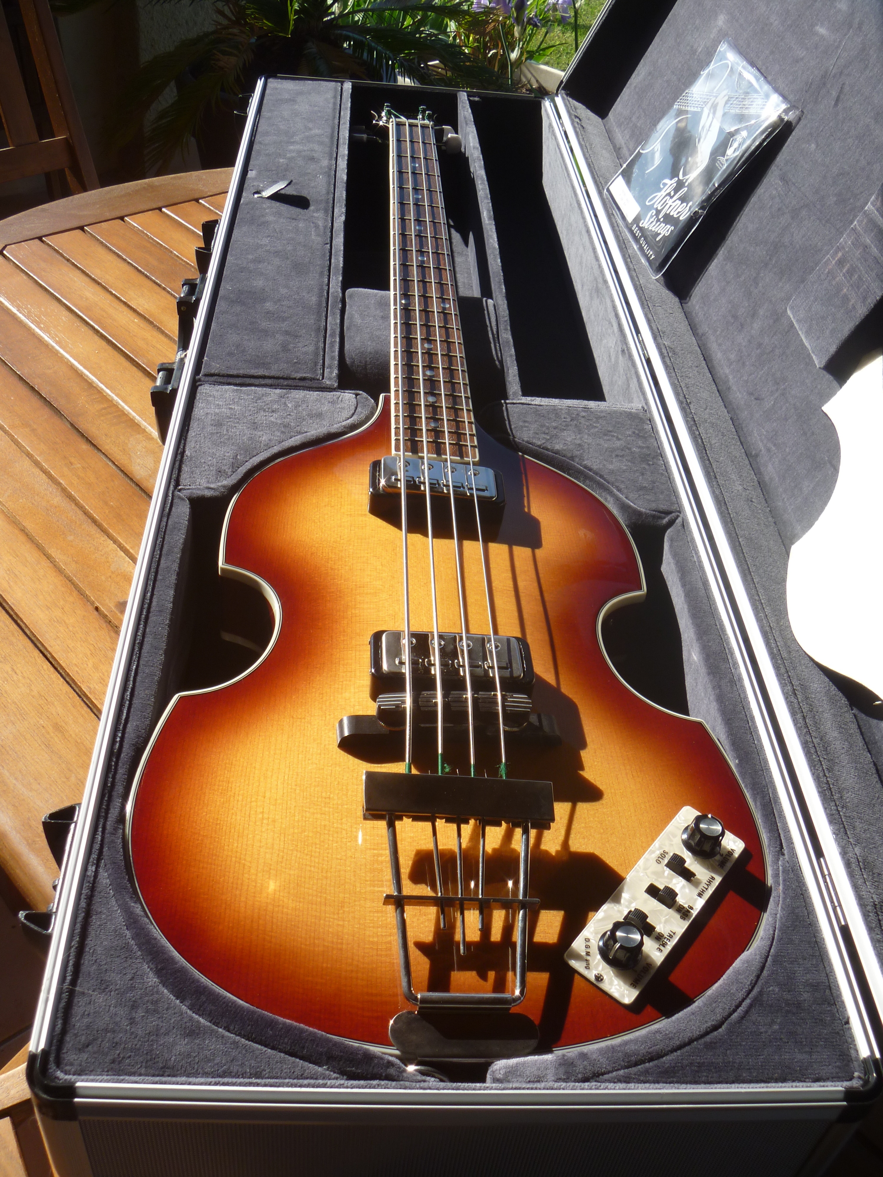 Hofner Guitars Rectangular Violin Case* image (1757416) Audiofanzine