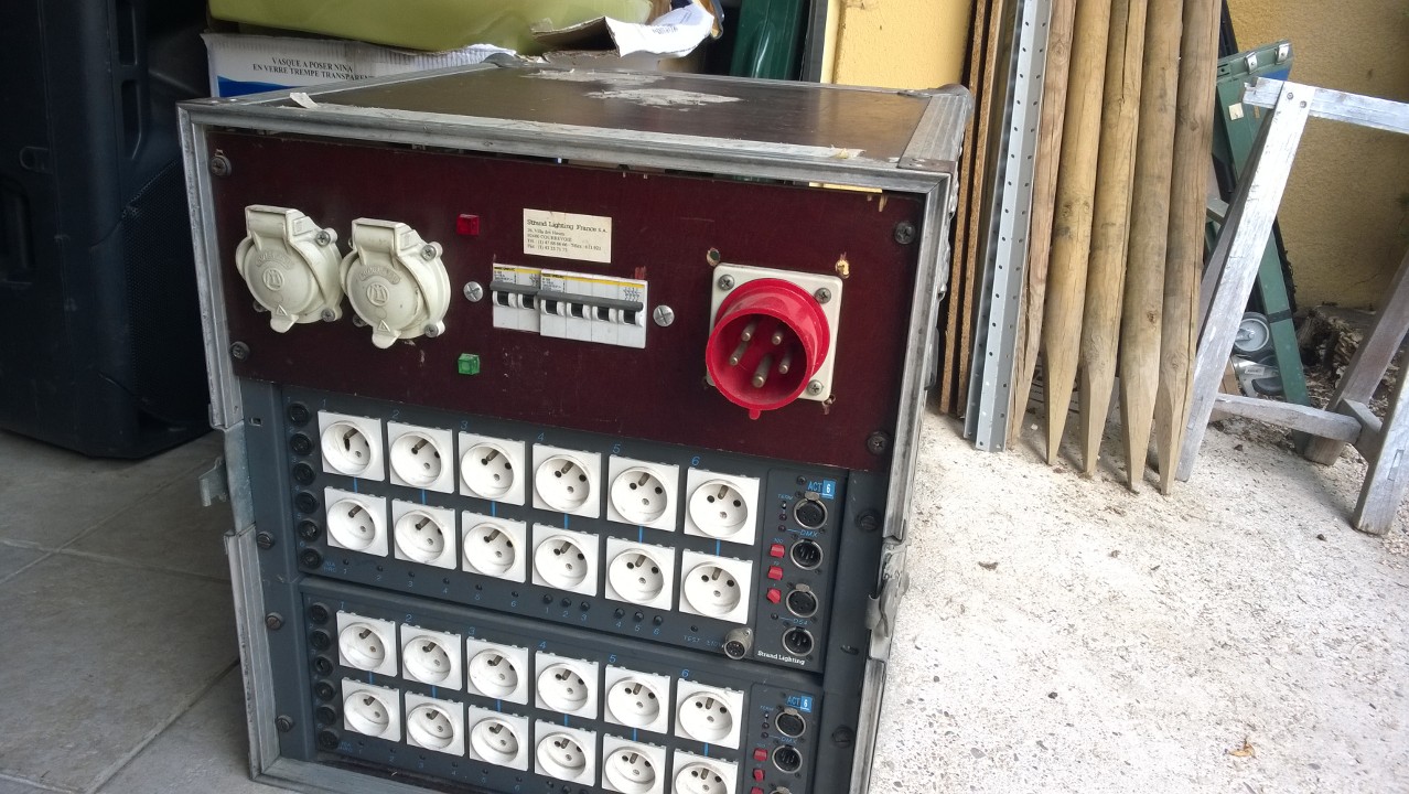 GRADATEUR ACT6 DMX 32A Strand Lighting gradateur ACT6 DMX 32A