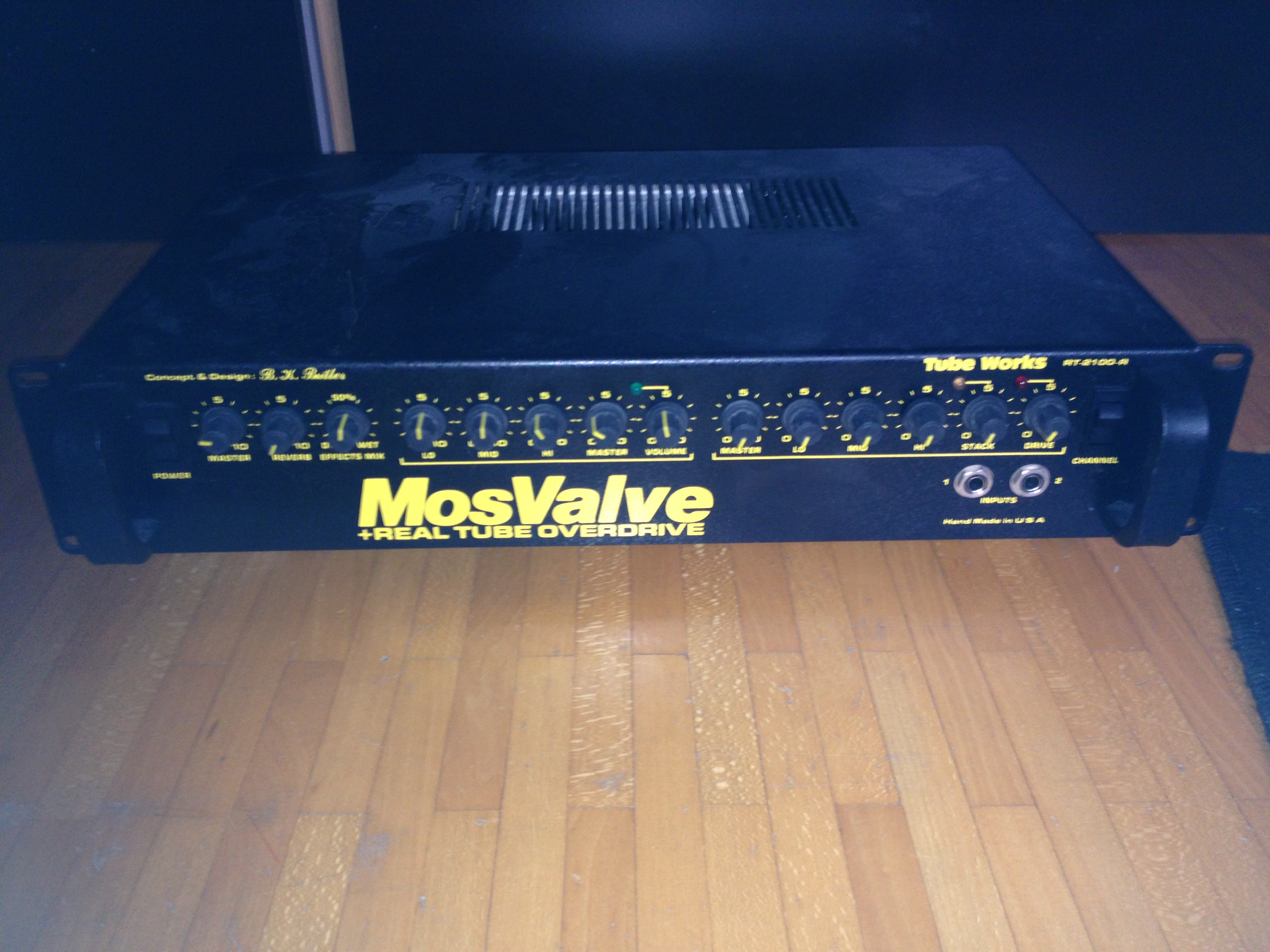 RT2100R MosValve +Real Tube Overdrive Tube Works Audiofanzine