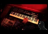 Arnaud Rebotini avec Roland TR707 et SH101