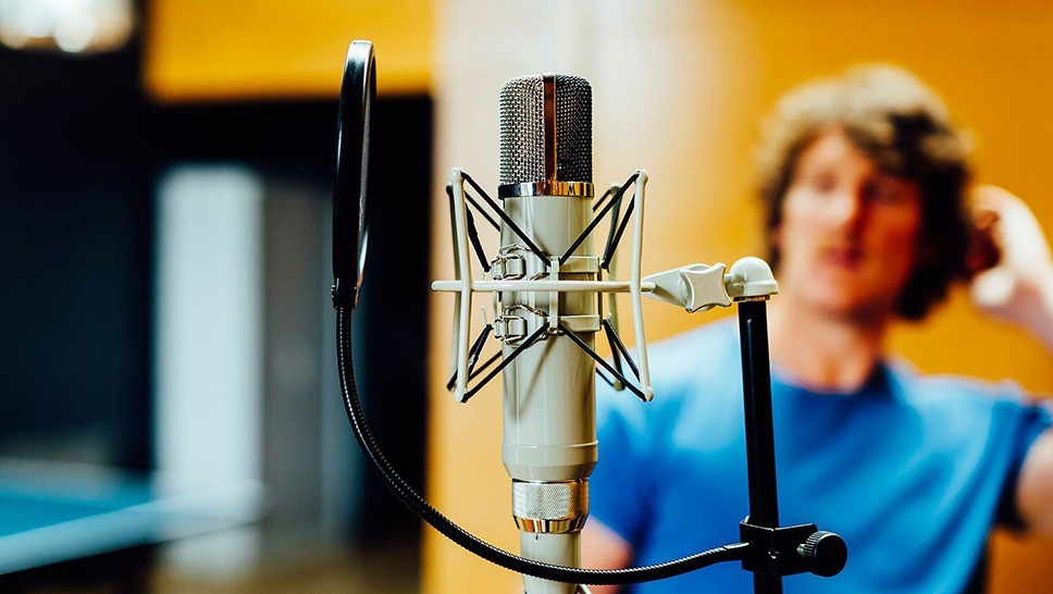 Ajuster la distance entre le micro et le chanteur pour enregistrer en home  studio - Audiofanzine