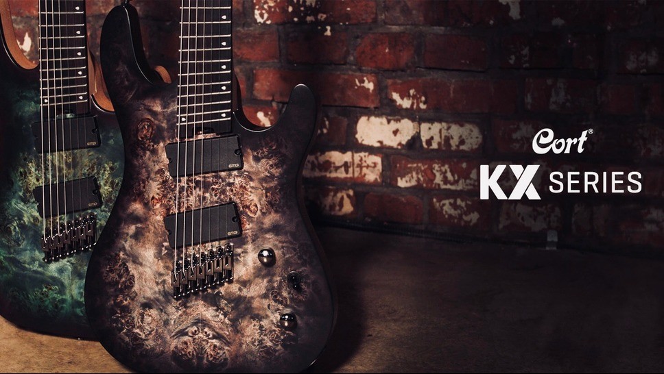 Test de la guitare électrique avec 7 cordes et du multi-diapason Cort KX500FF