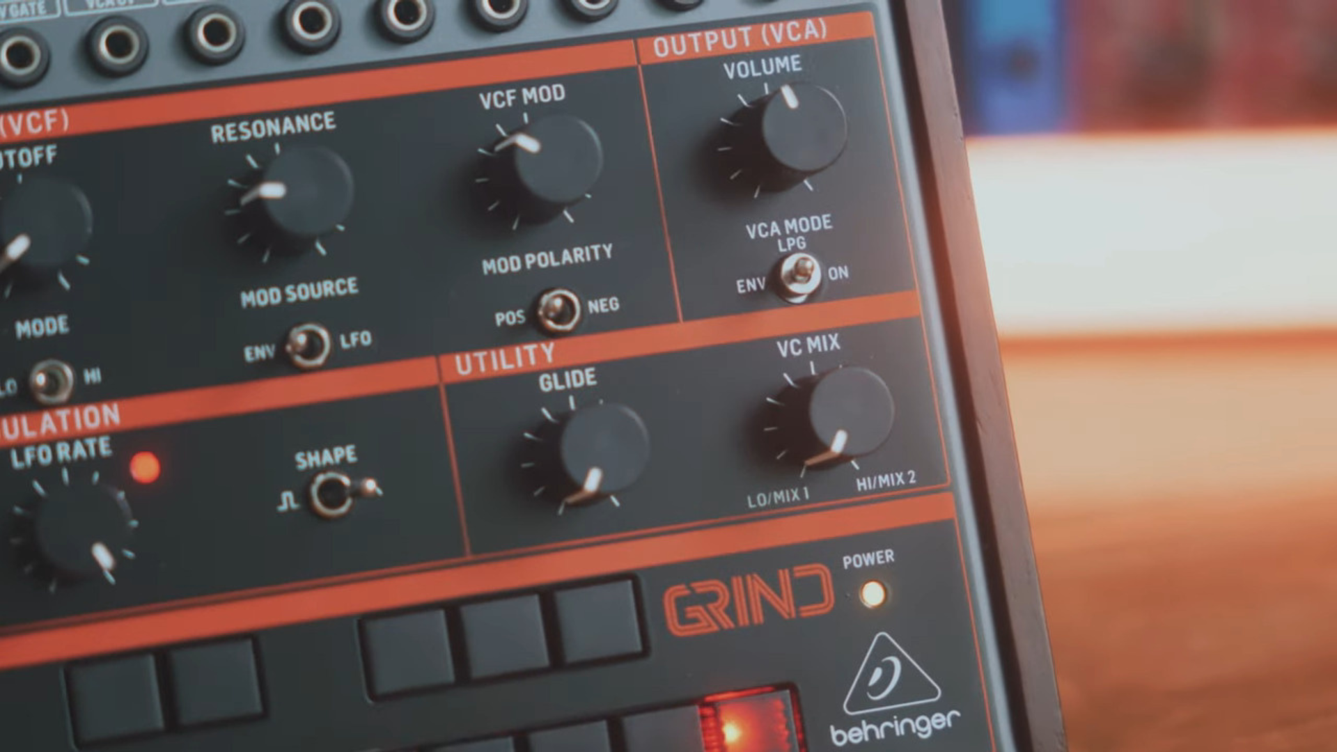 Stand Pour 4 Synthétiseurs Behringer (Edge / Crave / Spice