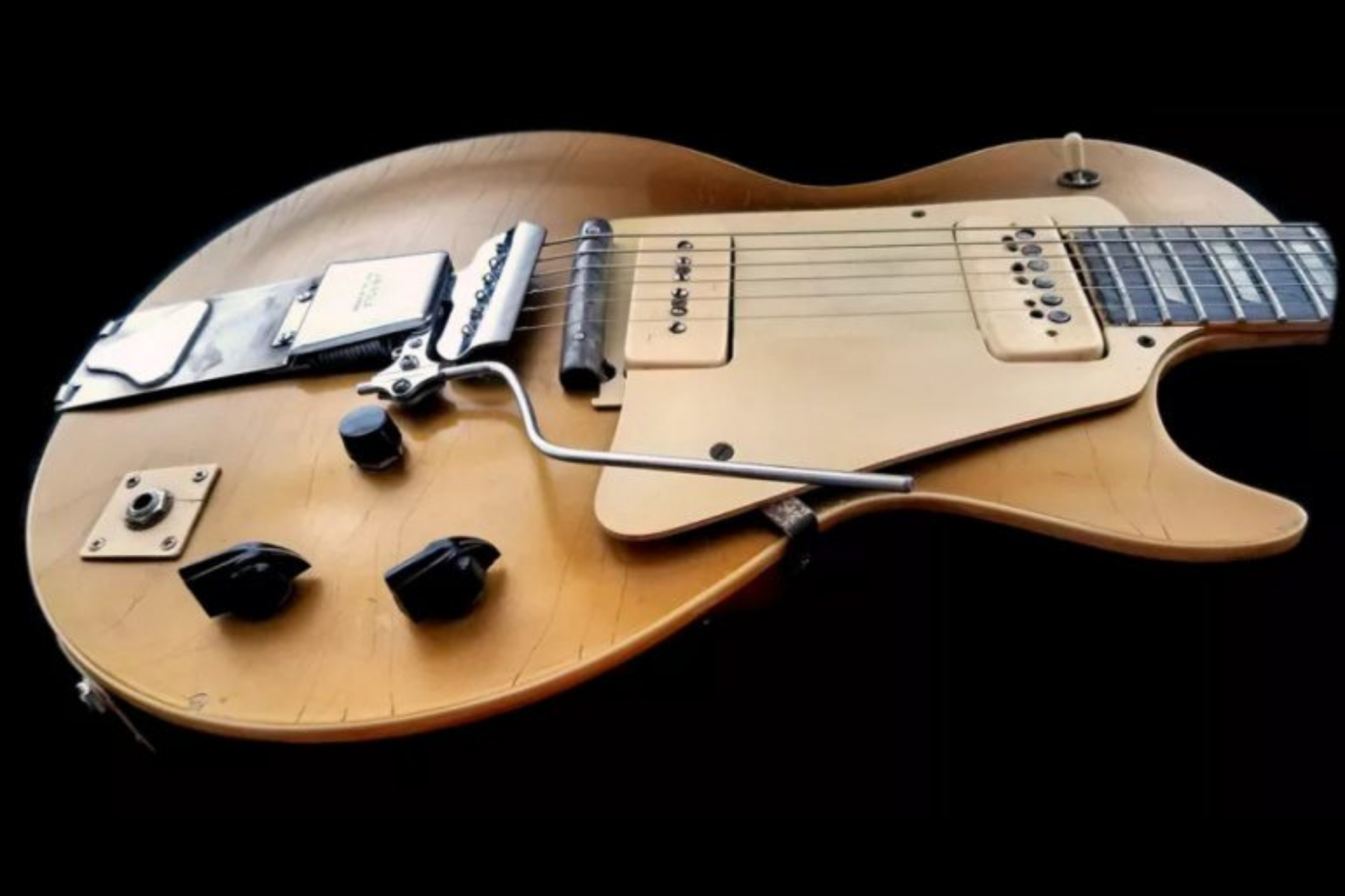 L'une des guitares électriques les plus anciennes de Gibson aux enchères 