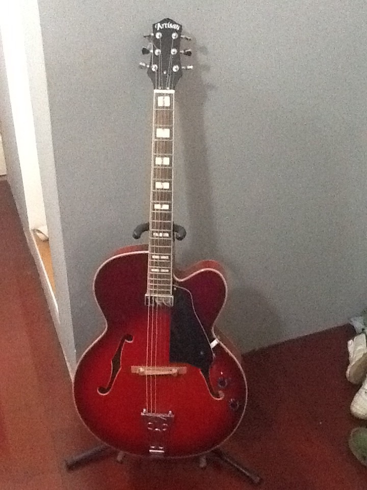 artisan hollow body guitar
