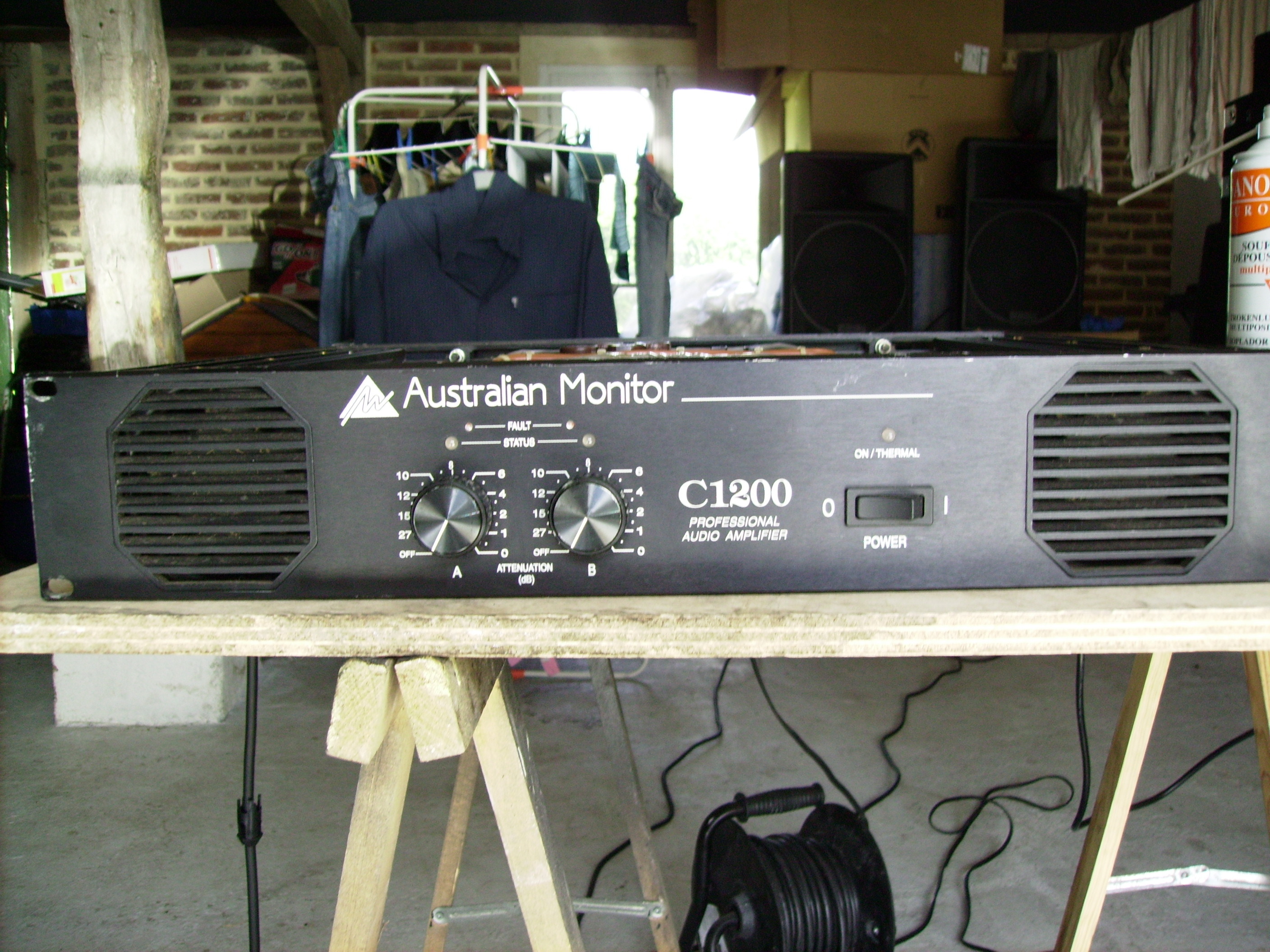 Indvending Grundlægger discolor C1200 - Australian Monitor C1200 - Audiofanzine