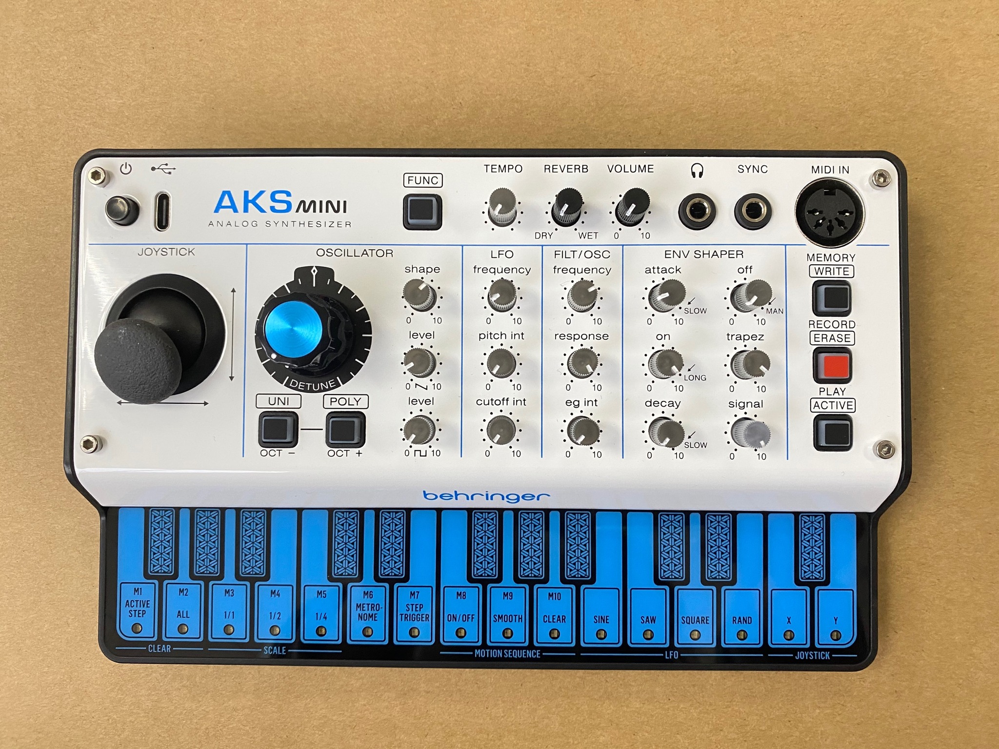 AKS Mini - Behringer AKS Mini - Audiofanzine