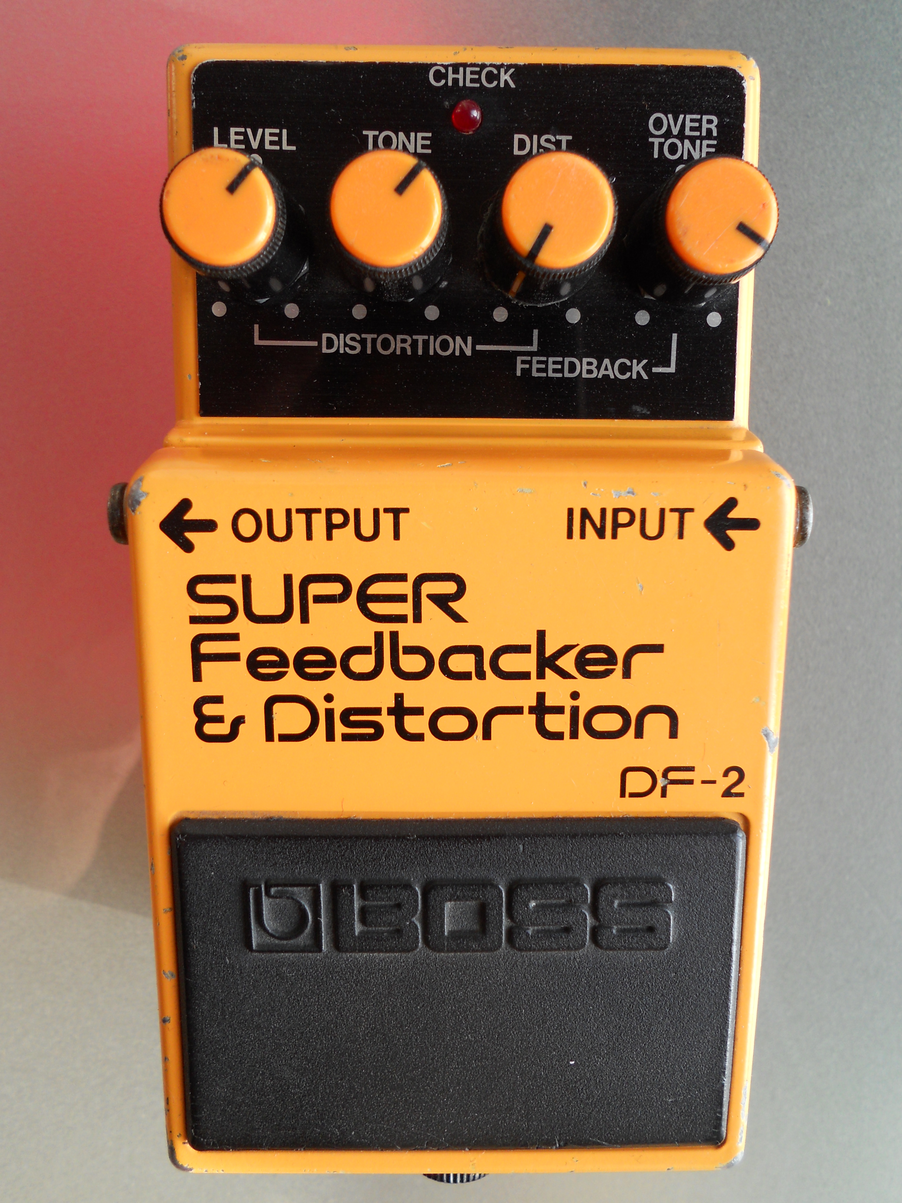 DF-2 SUPER Feedbacker & Distortion Boss - Audiofanzine