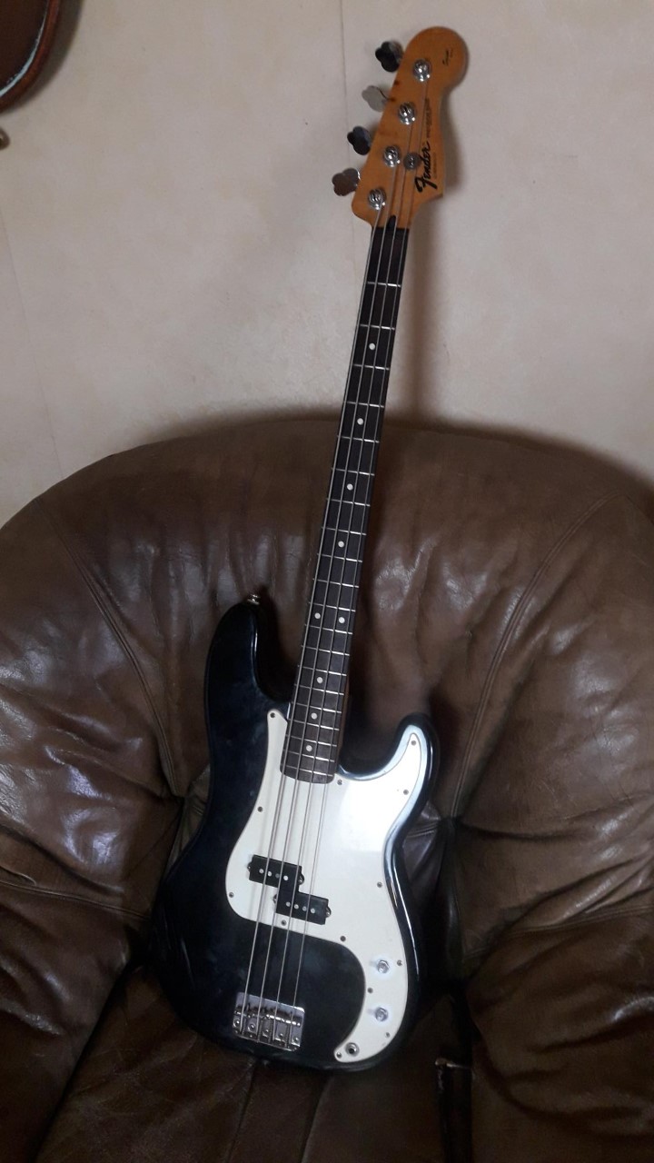 fender-precision-bass-made-in-