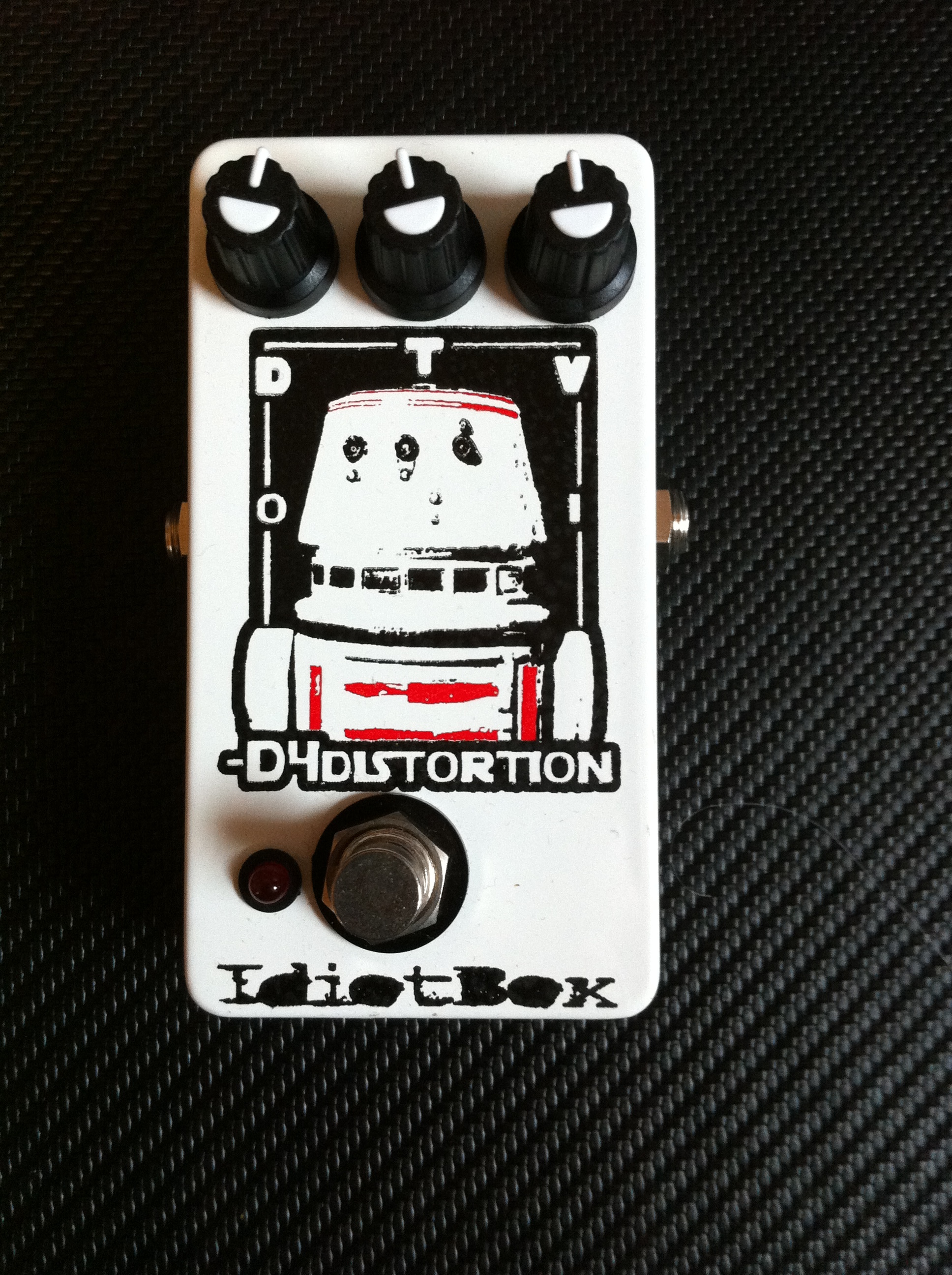 D4 Distortion IdiotBox D4 Distortion Audiofanzine