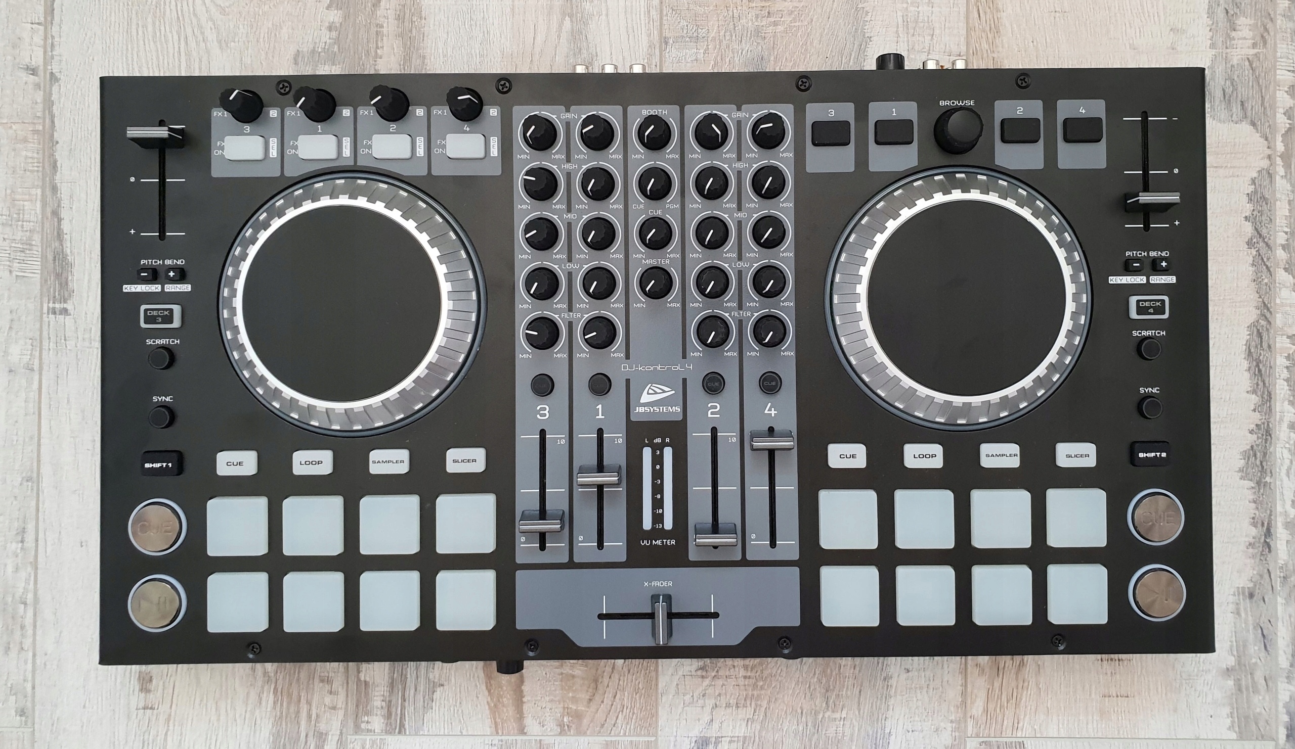DJKONTROL 4 JB Systems DJKONTROL 4 Audiofanzine