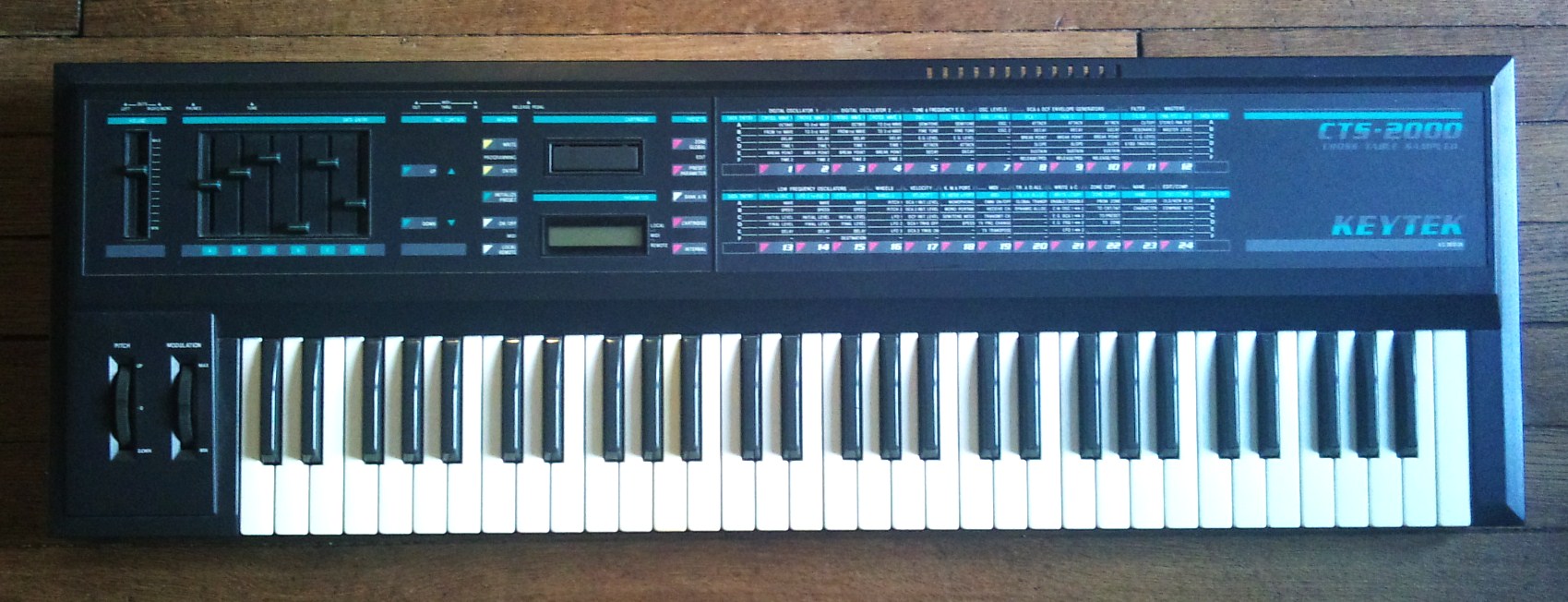 Keytek CTS-2000 - Hybrid synthesizer - Audiofanzine