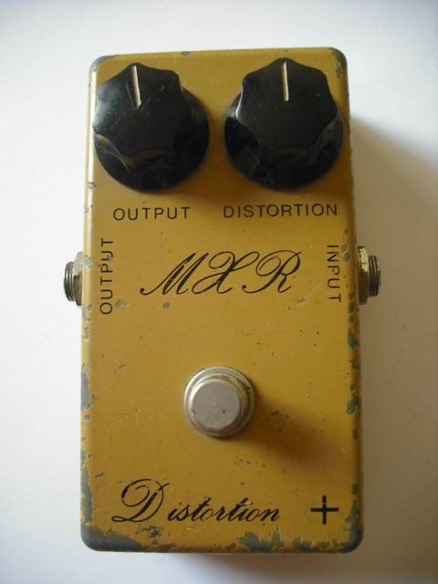 M104 Distortion+ Script Logo Vintage MXR - Audiofanzine