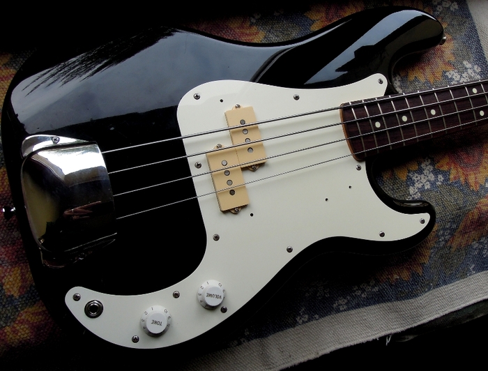 Squier Silver Precision Bass image (760623) Audiofanzine