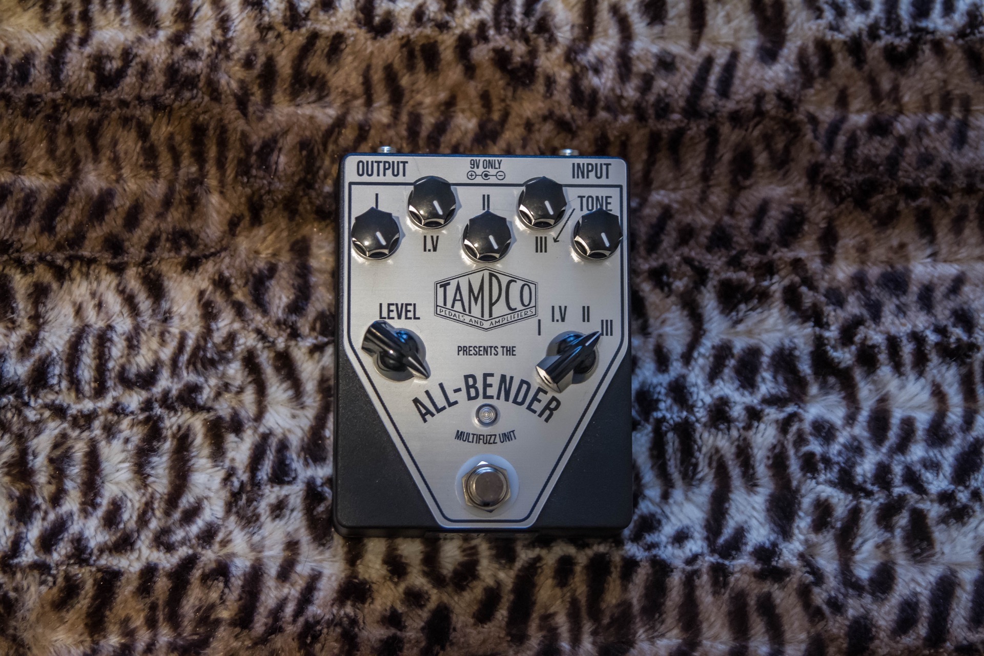 All-Bender Multifuzz Unit TAMPCO Pedals and Amplifiers - Audiofanzine