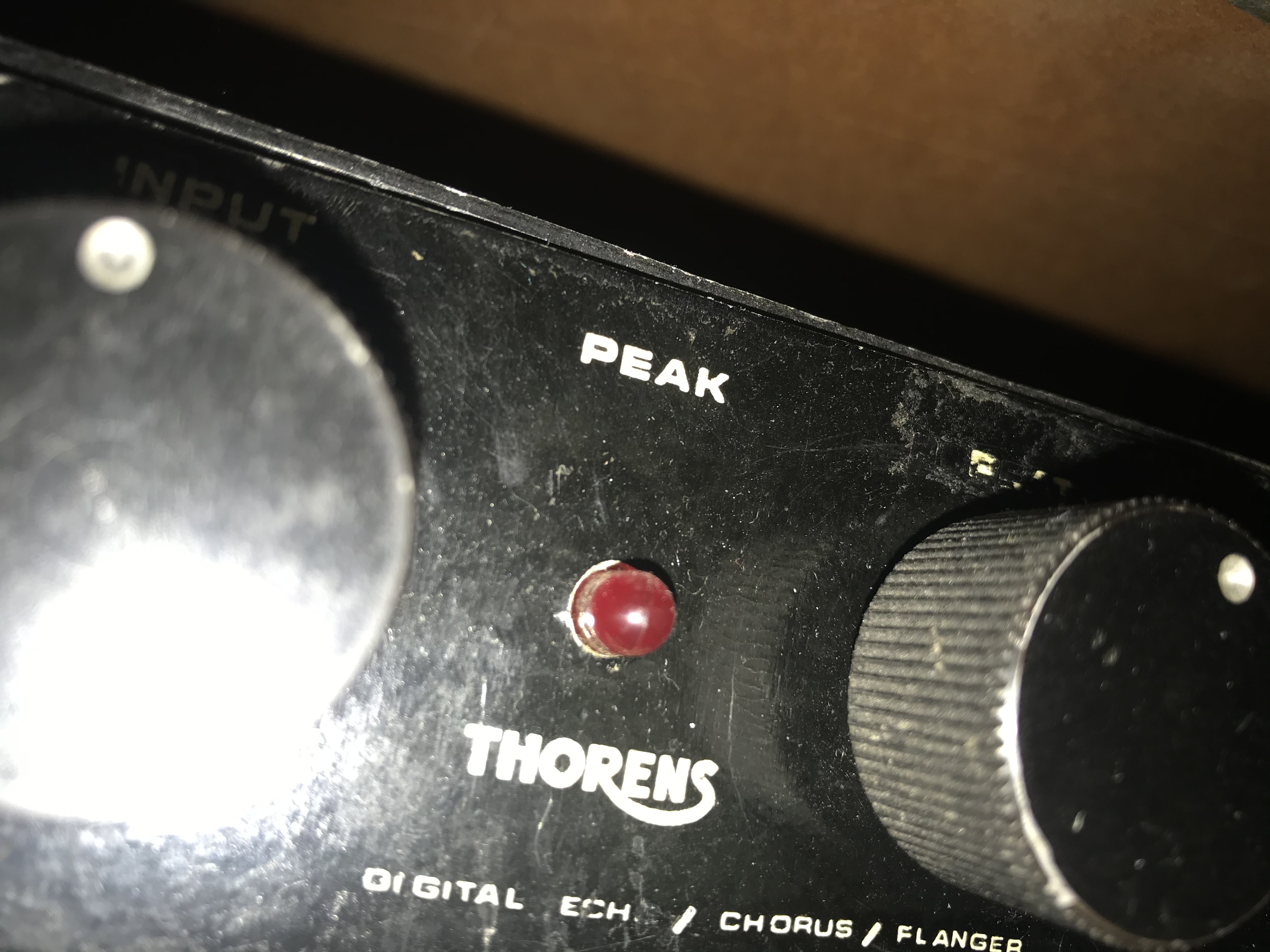 digital echo / chorus / flanger Thorens Audiofanzine