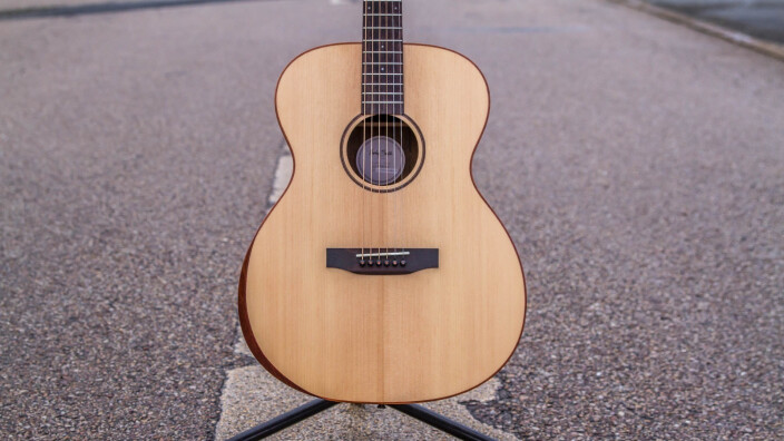 Harley Benton CLO-70SR acoustic guitar review: The little folk with a big sound