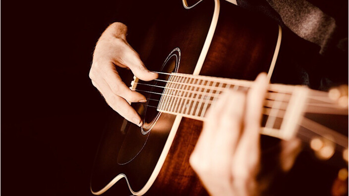 La guitare acoustique de légende préférée de la communauté : Le top des guitares acoustiques folk de légende