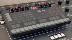 Test de l'Uno Synth d'IK Multimedia