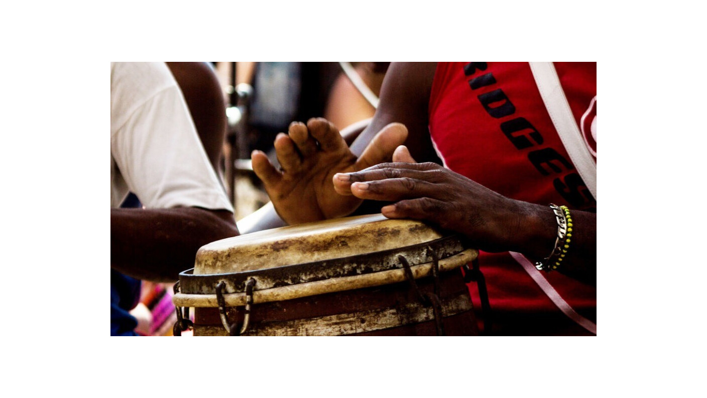 Percussion et voix, les instruments de musique utilisés dans la rumba ...