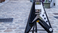 Test de l’Epiphone Flying V – Ebony