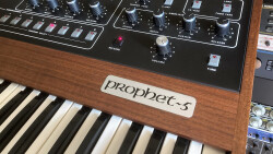 Test du Prophet-5 Rev3 de Sequential