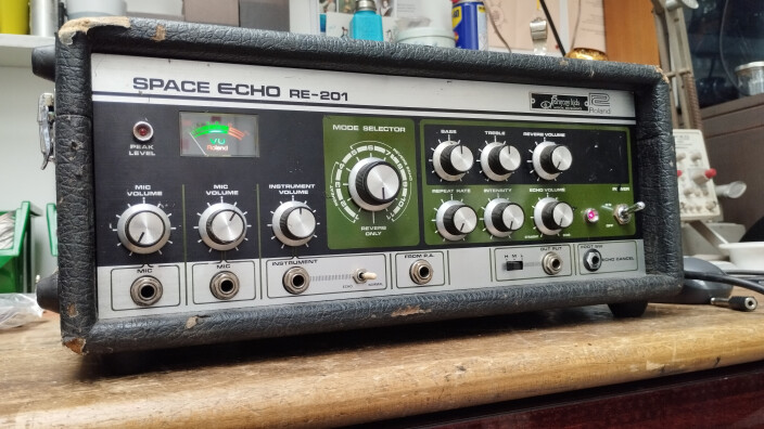 Le Roland RE-201 et l'histoire des échos à bande : Space Echo & Co