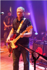 Bassiste chanteur cherche monter un trio