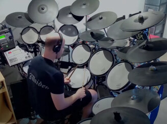 Batteur / Percussionniste expérimenté propose collaborations musicales (studio)