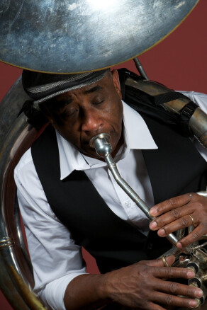 Cherche Saxophoniste à ST MAUR DES FOSSES