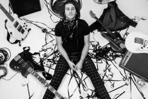 Cherche Guitariste à PARIS 01