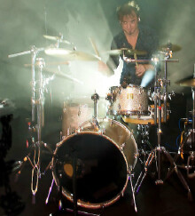 Batteur/Percussionniste bas-normand professionnel et intermittent du spectacle cherche nouveau projet