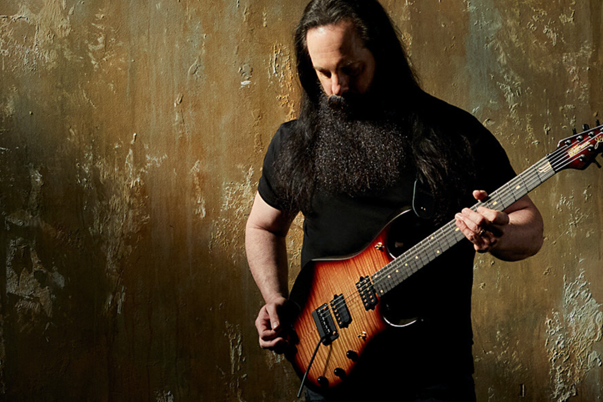 Music Man célèbre 20 ans de collaboration avec John Petrucci