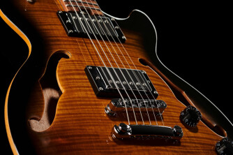 Aeolus, la nouvelle semi-hollow de chez Harley Benton