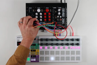 Découvrez le Cosmic Background de Frequency Central