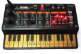 Le Saturn arrive chez Behringer