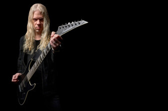 Jeff Loomis a de nouveau collaboré avec Jackson