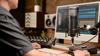 Universal Audio débute 2023 avec deux nouveaux microphones 