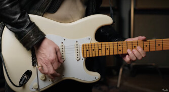Nouveau coloris pour la Lincoln Brewster Stratocaster chez Fender