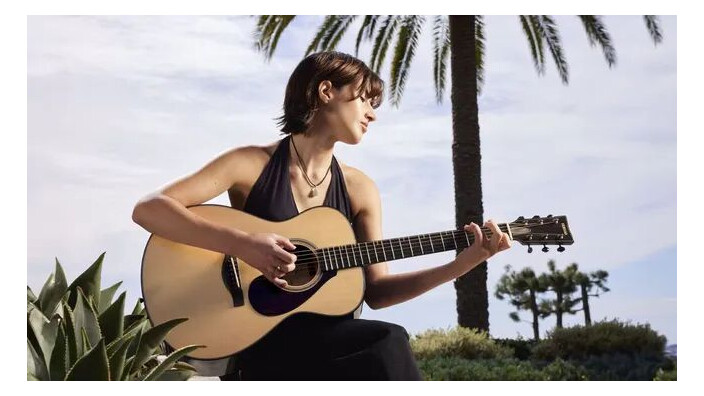 Yamaha dévoile deux nouvelles guitares folk haut de gamme.