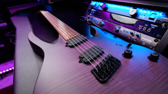 Un nouveau modèle avec frettes en éventail chez Solar Guitars