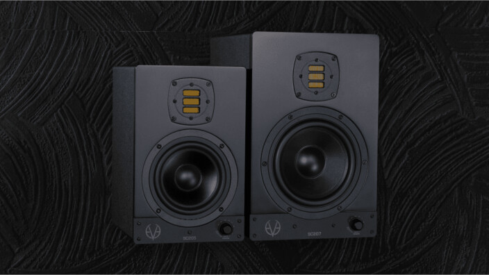 Eve Audio sort ses SC205 et SC207 en noir