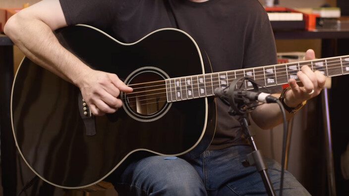 Le catalogue Ibanez accueille une nouvelle guitare folk Jumbo