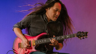 Herman Li, le guitariste de DragonForce a droit à un modèle signature