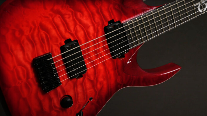Une nouvelle guitare baryton chez Solar Guitars