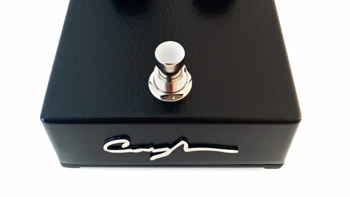 Une version Blackout de la Zonk/MKI Fuzz chez Cuningham