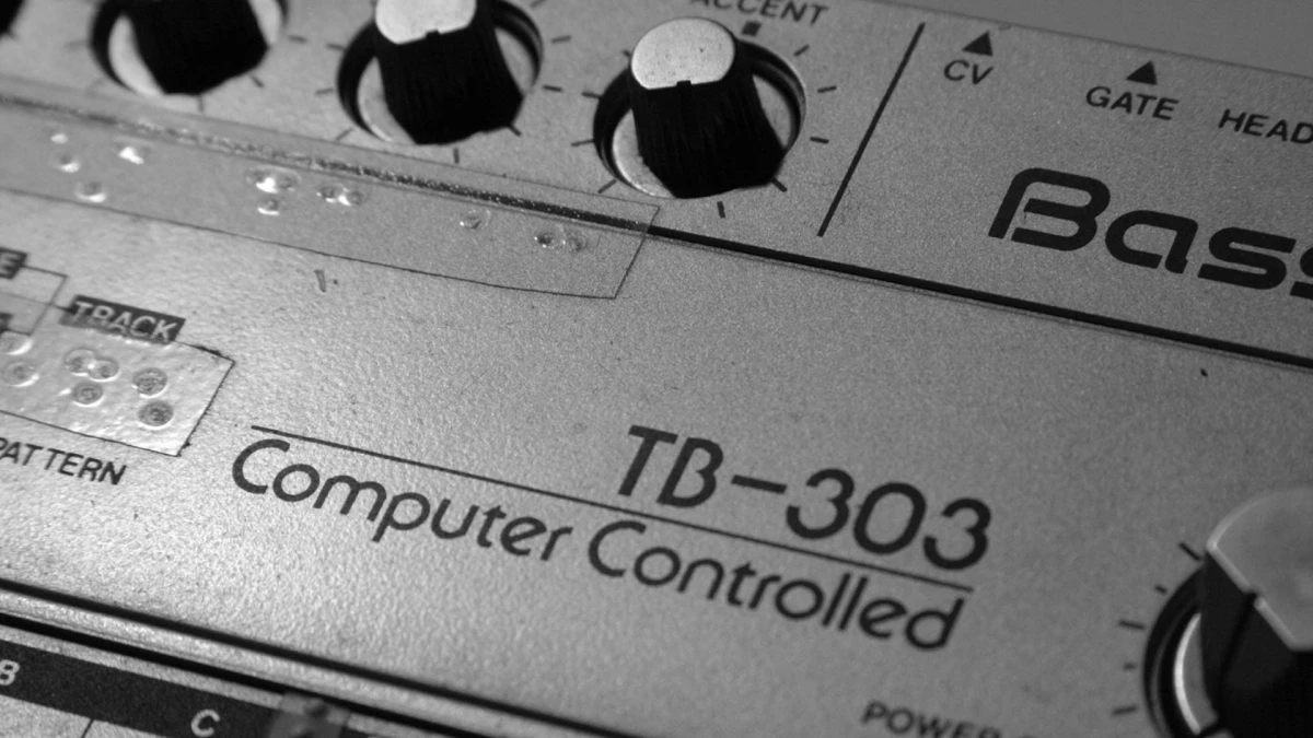 303 Day : petit florilège de clones et émulations de la TB-303