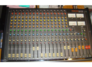 Tascam M-216
