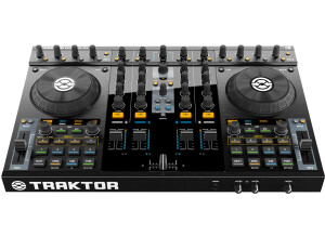 Native Instruments Traktor Kontrol S4